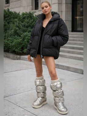 Rare UGG Classic Maxi Ultra Tall silver metallic puffer boots size EU36/US 5